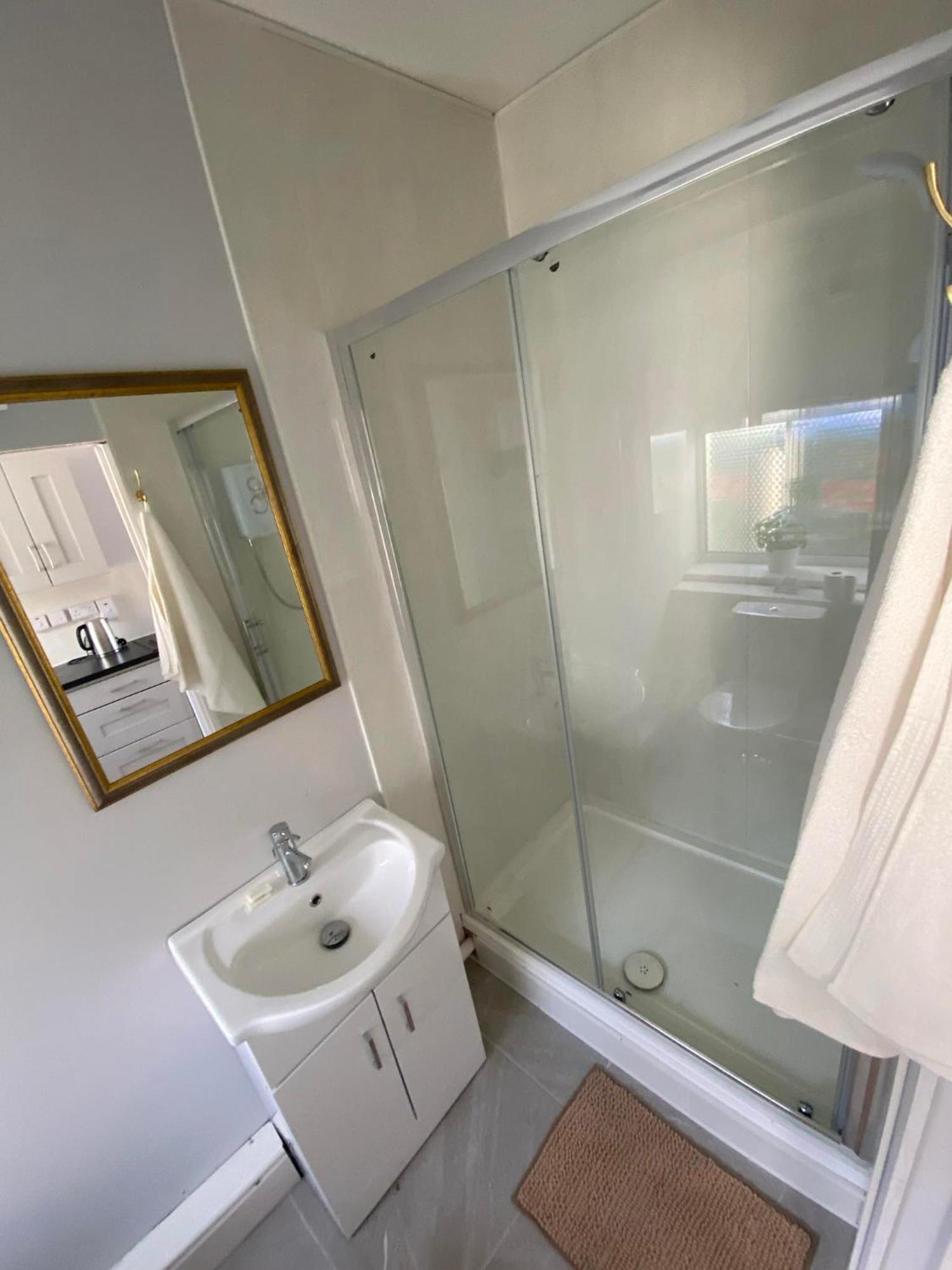 Yellow House Apartment แบนทรี ภายนอก รูปภาพ